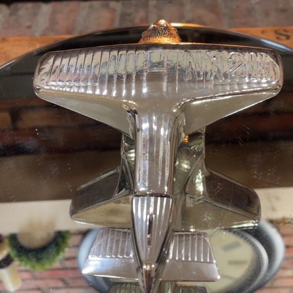 ‘70s - Avon - "Spirit of St. Louis" Airplane Decanter - Picture 4 of 11